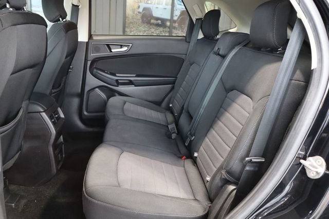 Used 2017 Ford Edge SE image 11