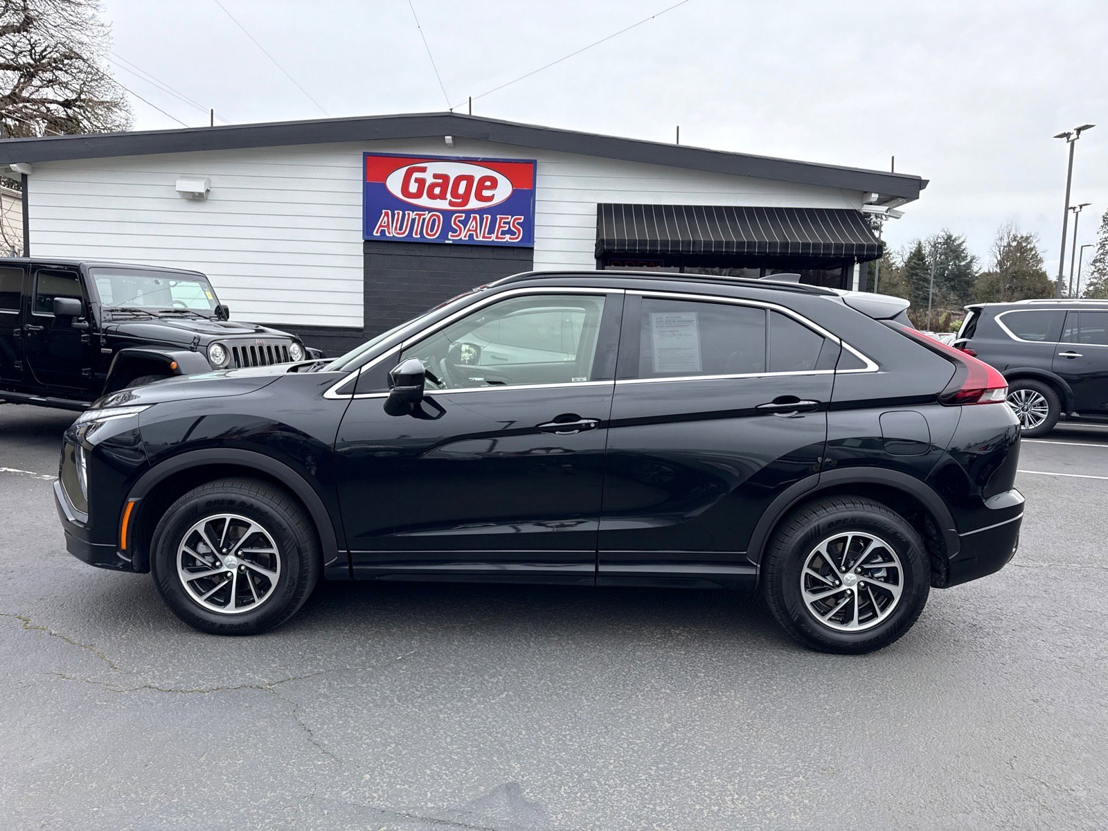 Used 2023 Mitsubishi Eclipse Cross SEL image 3