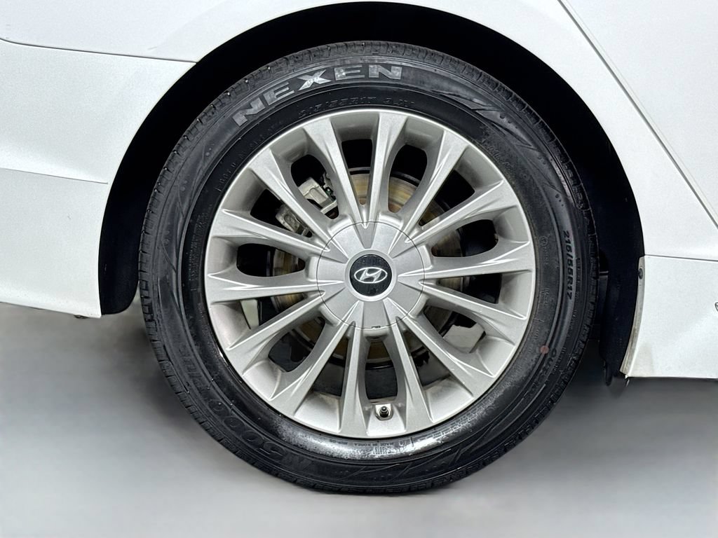 Used 2015 Hyundai Sonata Limited w/ Option Group 05 FWD image 8