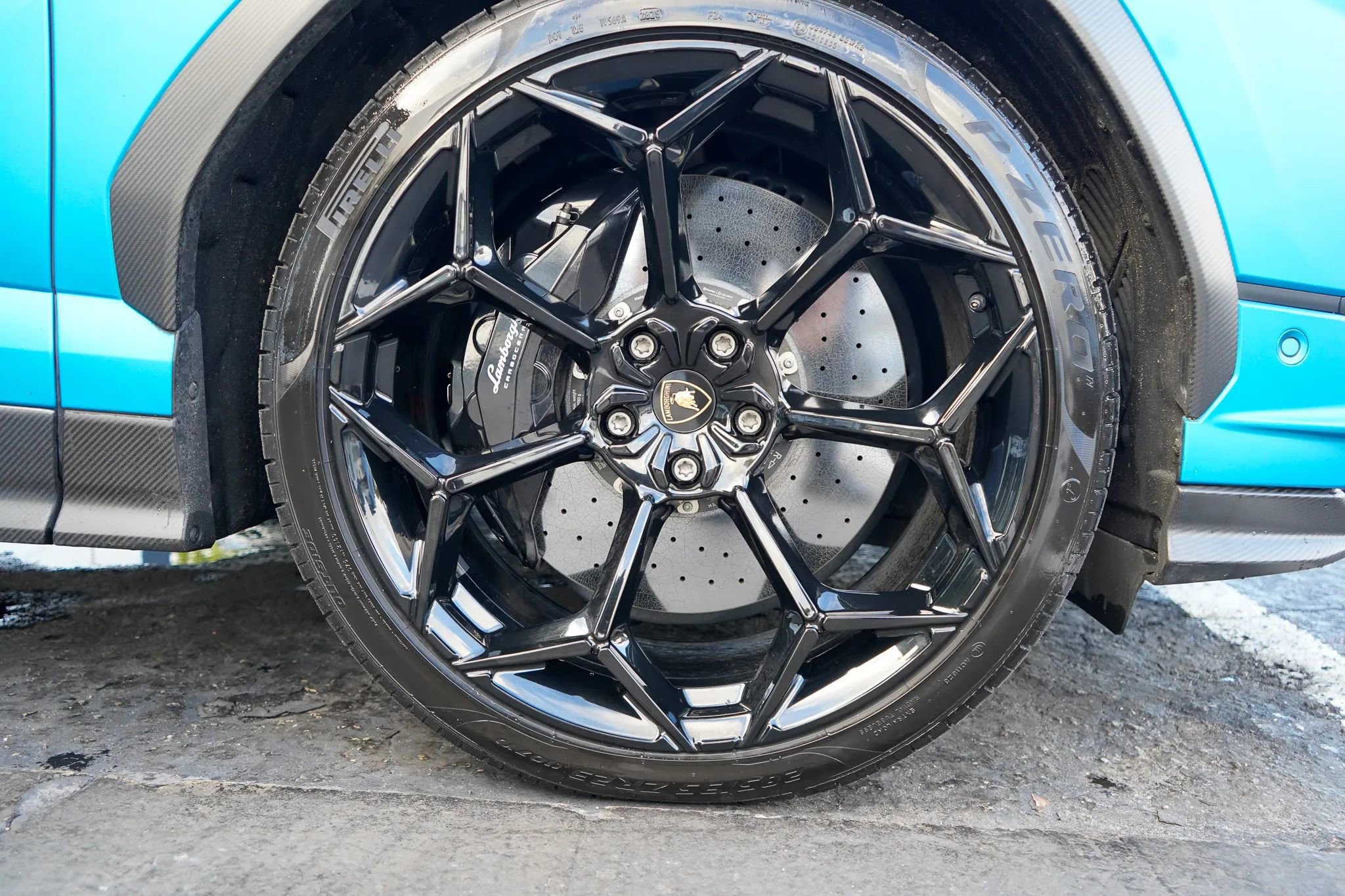 Used 2024 Lamborghini Urus Performante AWD/4WD image 21