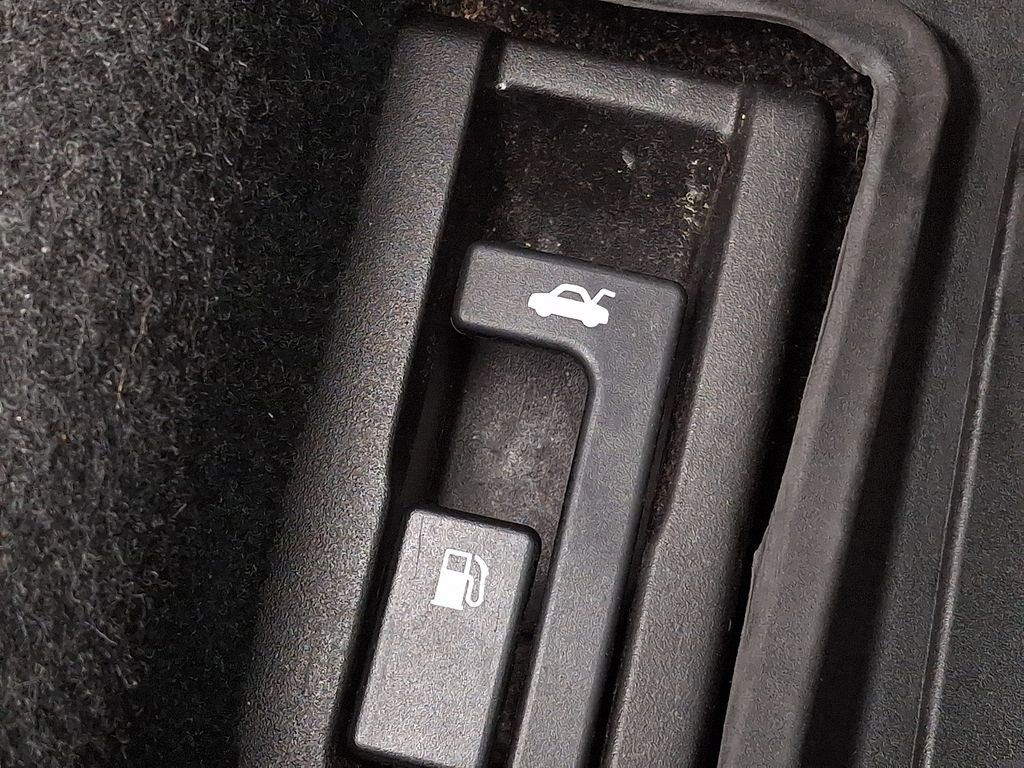 Used 2020 Subaru Impreza 2.0i image 23