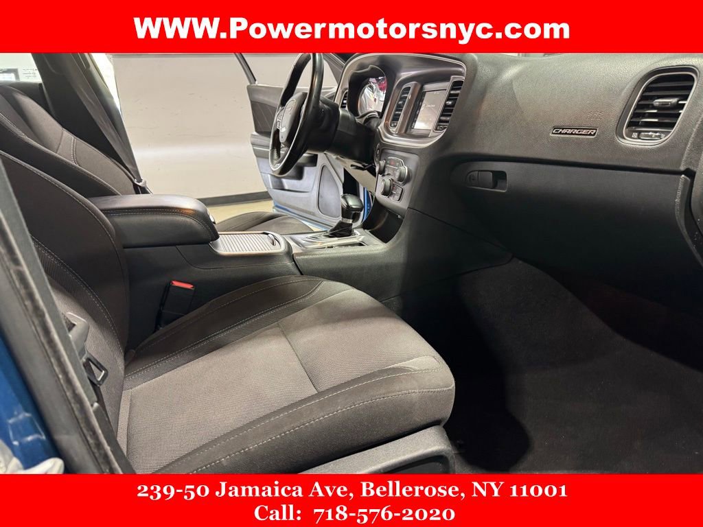 Used 2022 Dodge Charger SXT RWD image 18