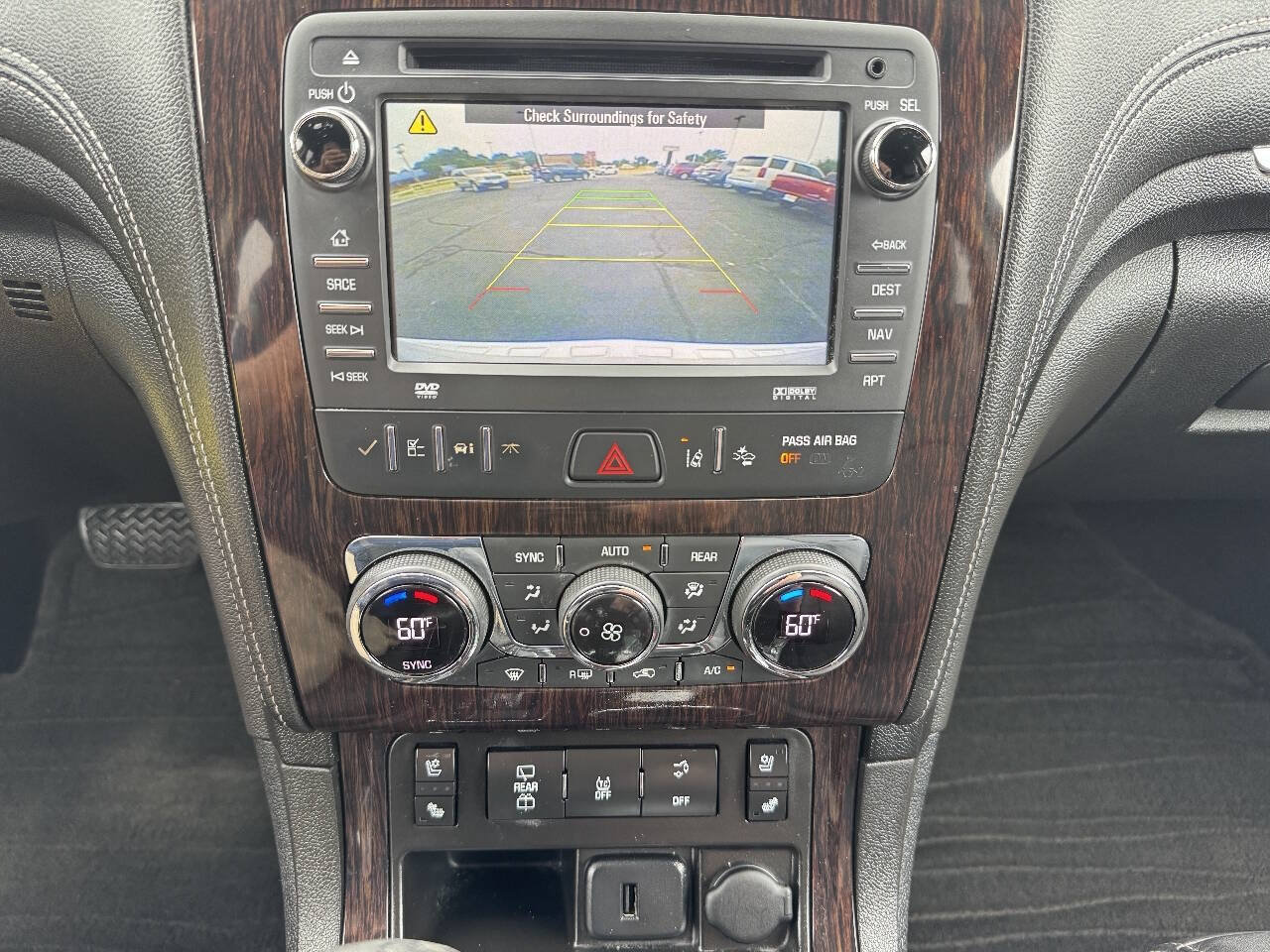 Used 2017 Chevrolet Traverse Premier FWD image 27