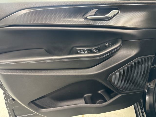 Used 2023 Jeep Grand Cherokee L Laredo image 18