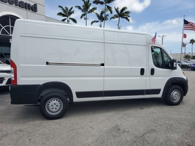 Used 2025 RAM ProMaster 2500 w/ Convenience Group FWD image 8