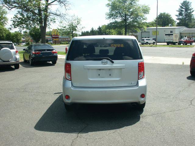 Used 2011 Scion xB image 3