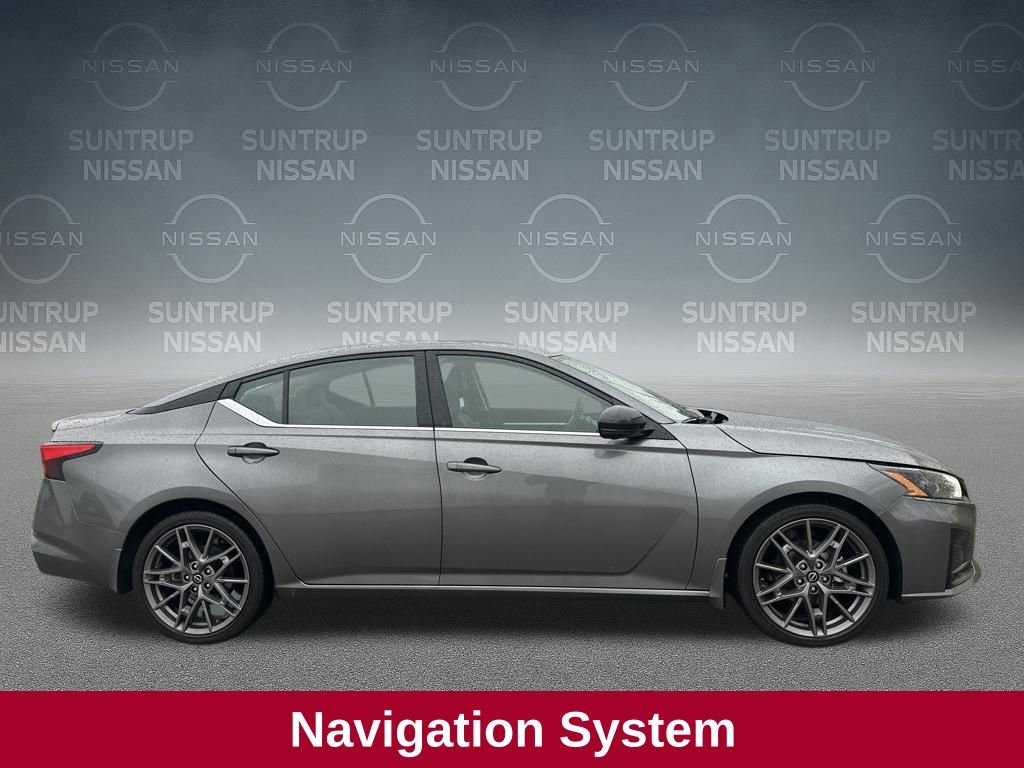 Used 2024 Nissan Altima 2.0 SR image 7