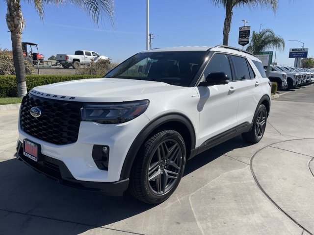 New 2025 Ford Explorer ST-Line w/ Premium Package