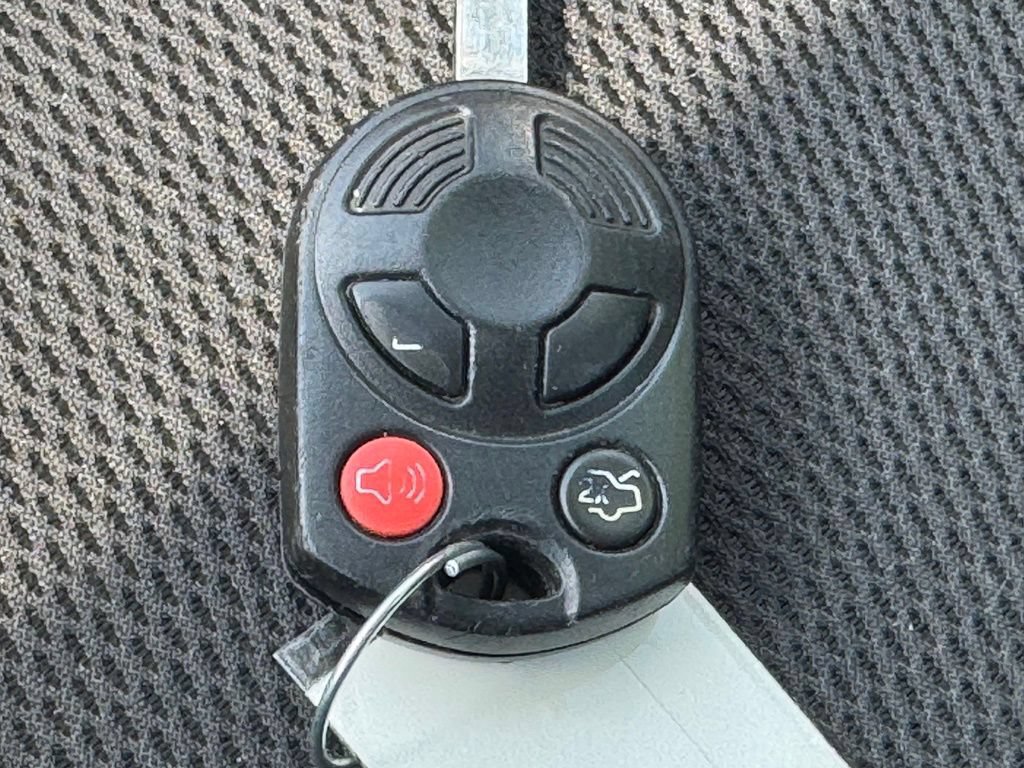 Used 2013 Ford Focus SE FWD image 27