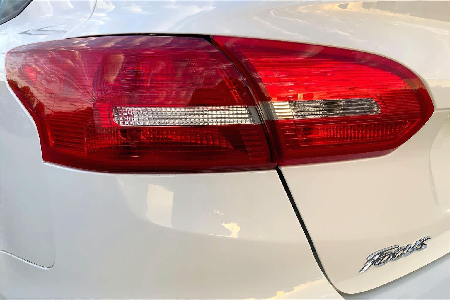 Used 2017 Ford Focus SE FWD image 28