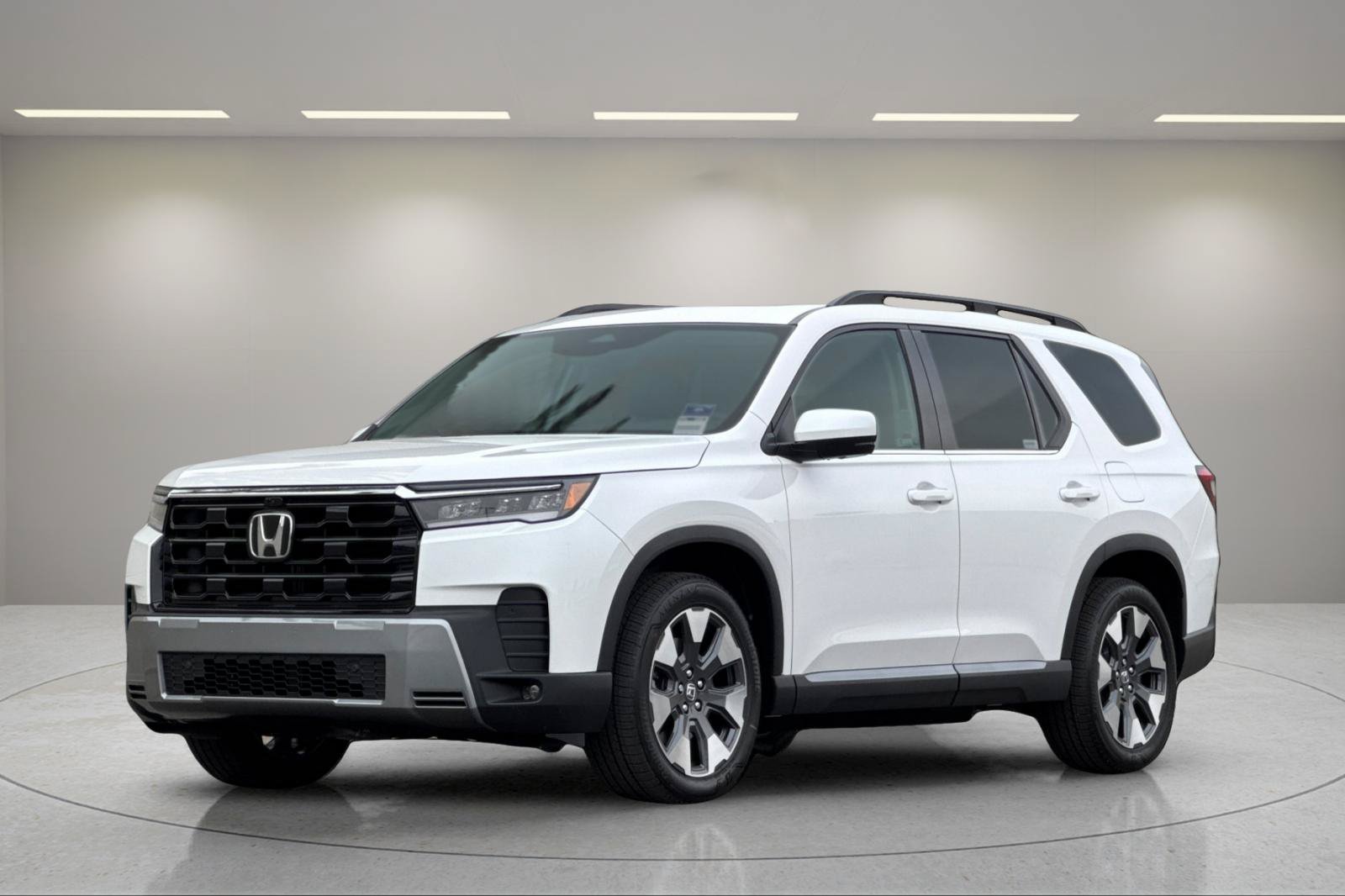 New 2026 Honda Pilot Touring image 7