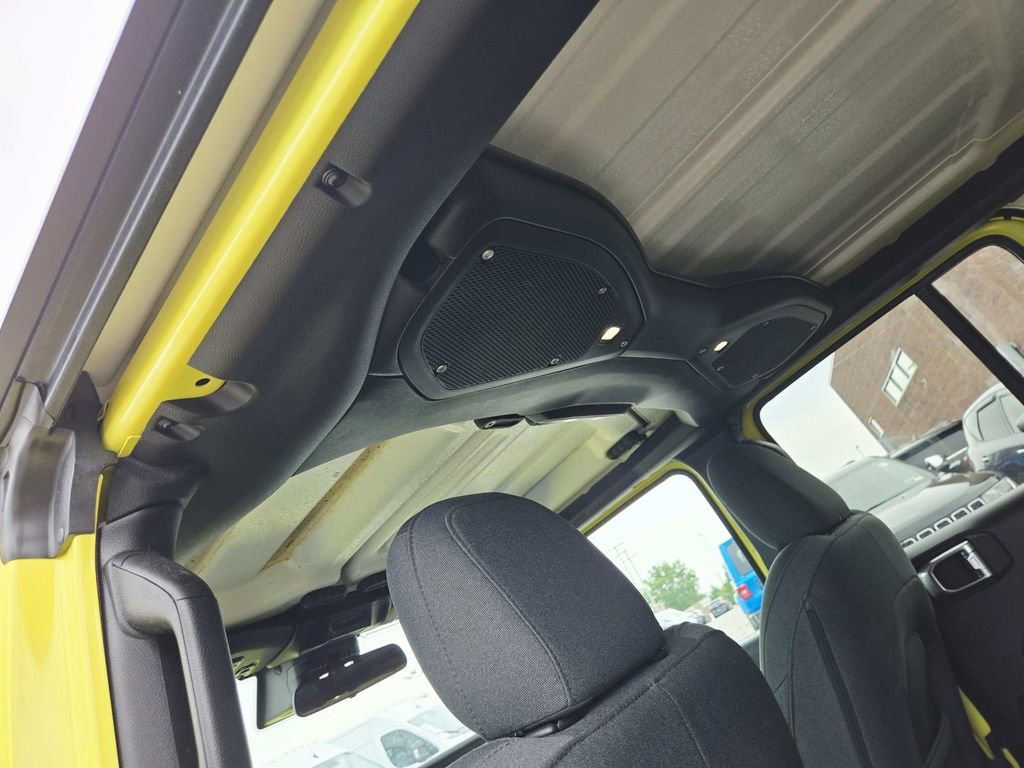 Used 2024 Jeep Wrangler Unlimited w/ Convenience Group AWD/4WD image 14