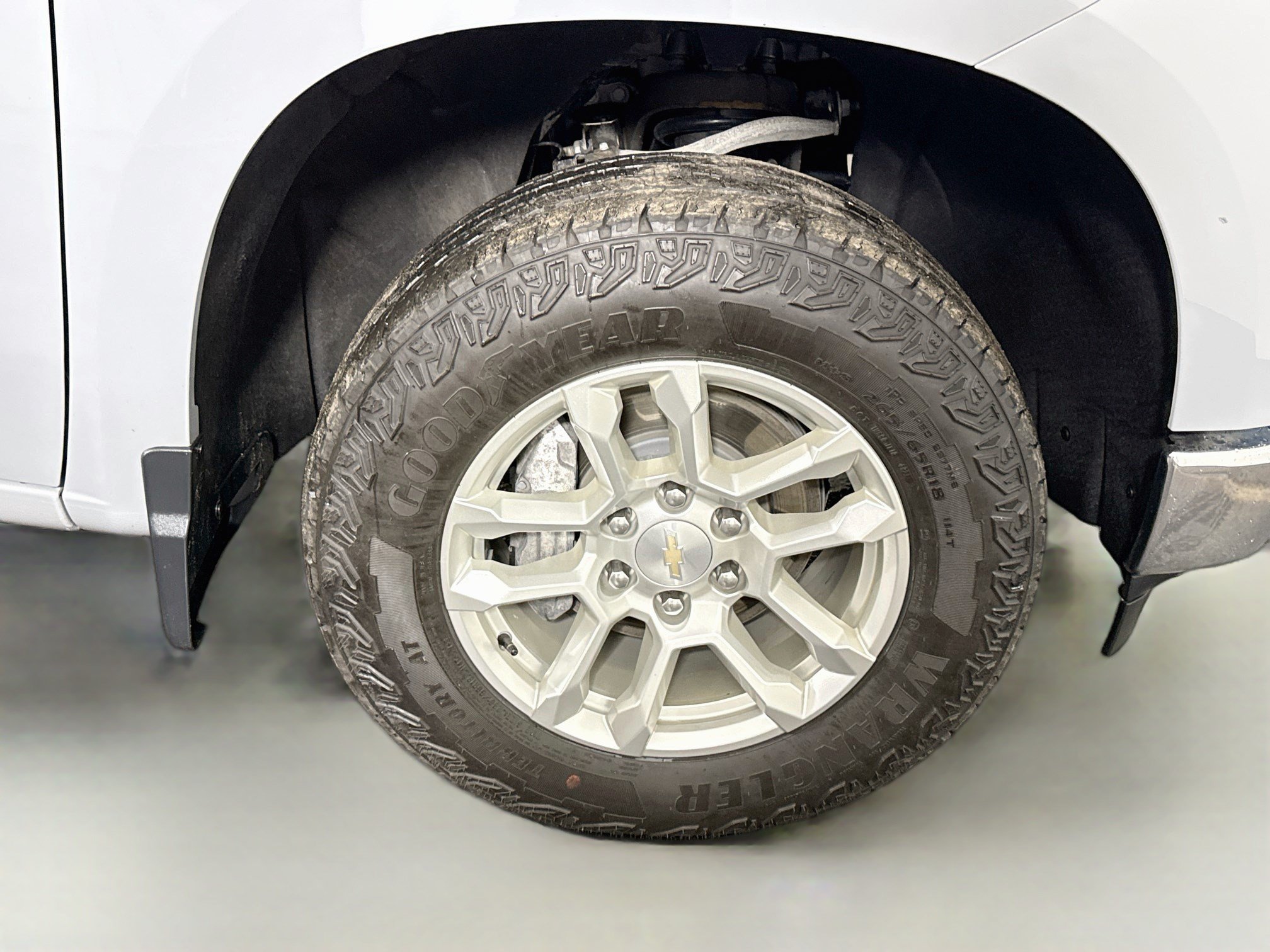 Used 2024 Chevrolet Silverado 1500 LT AWD/4WD image 31