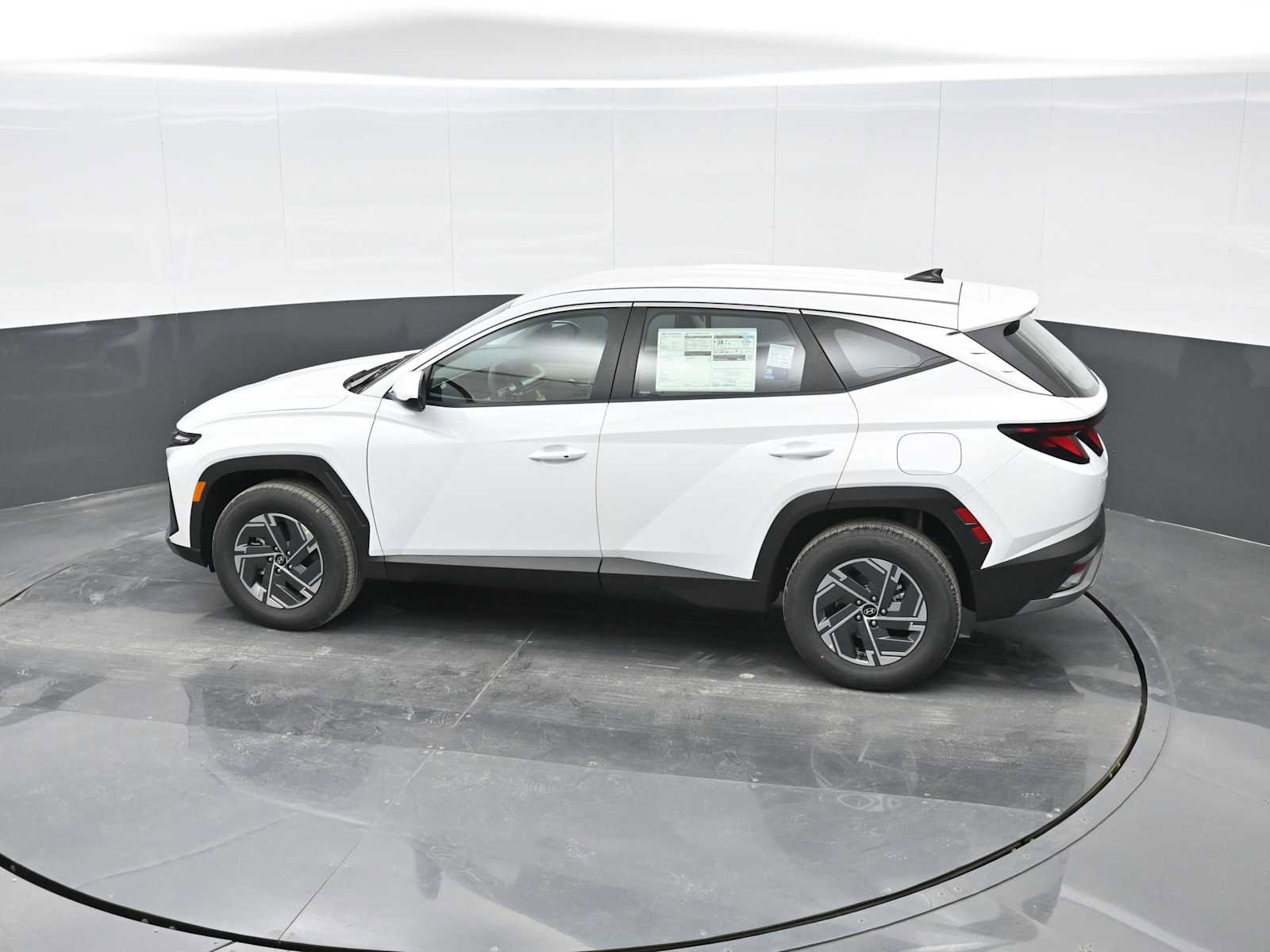 New 2026 Hyundai Tucson Blue SE w/ Tow & Go Package image 25