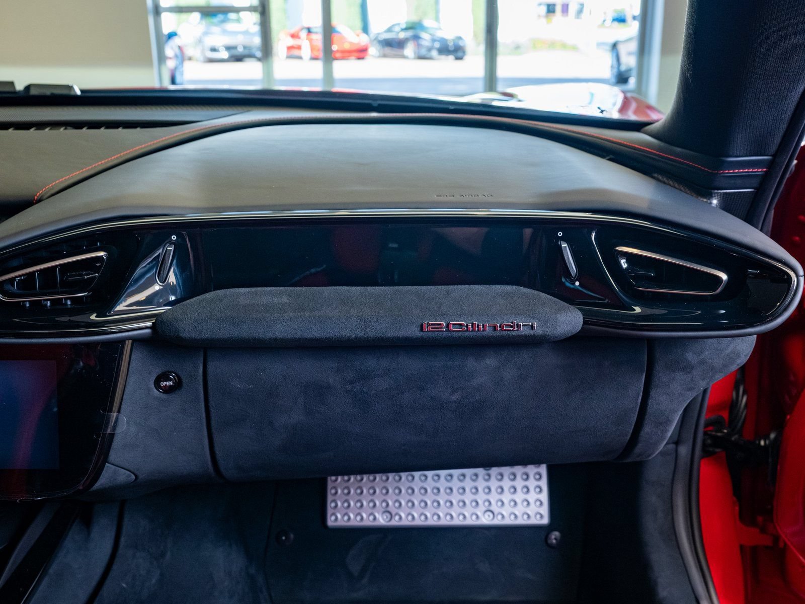Certified 2025 Ferrari 12Cilindri RWD image 16