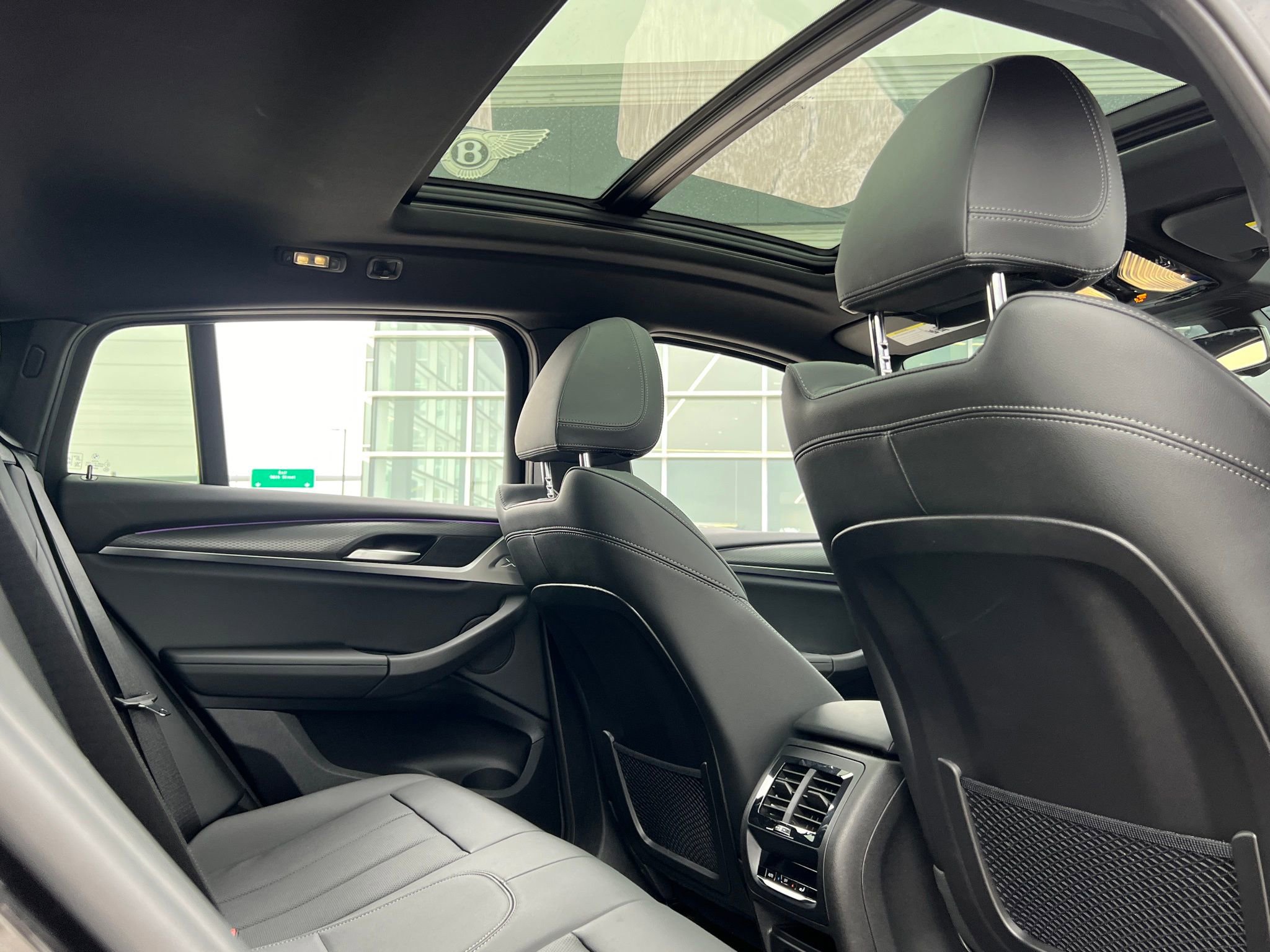 Used 2024 BMW X4 xDrive30i w/ M Sport Package image 22