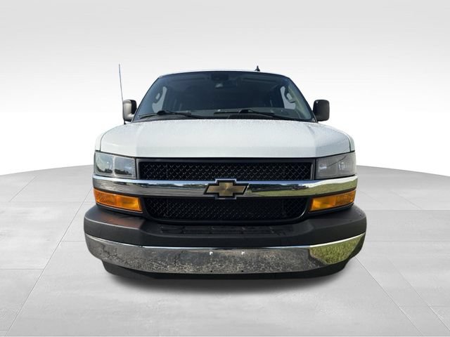 Used 2025 Chevrolet Express 3500 LT w/ LT Preferred Equipment Group RWD image 8