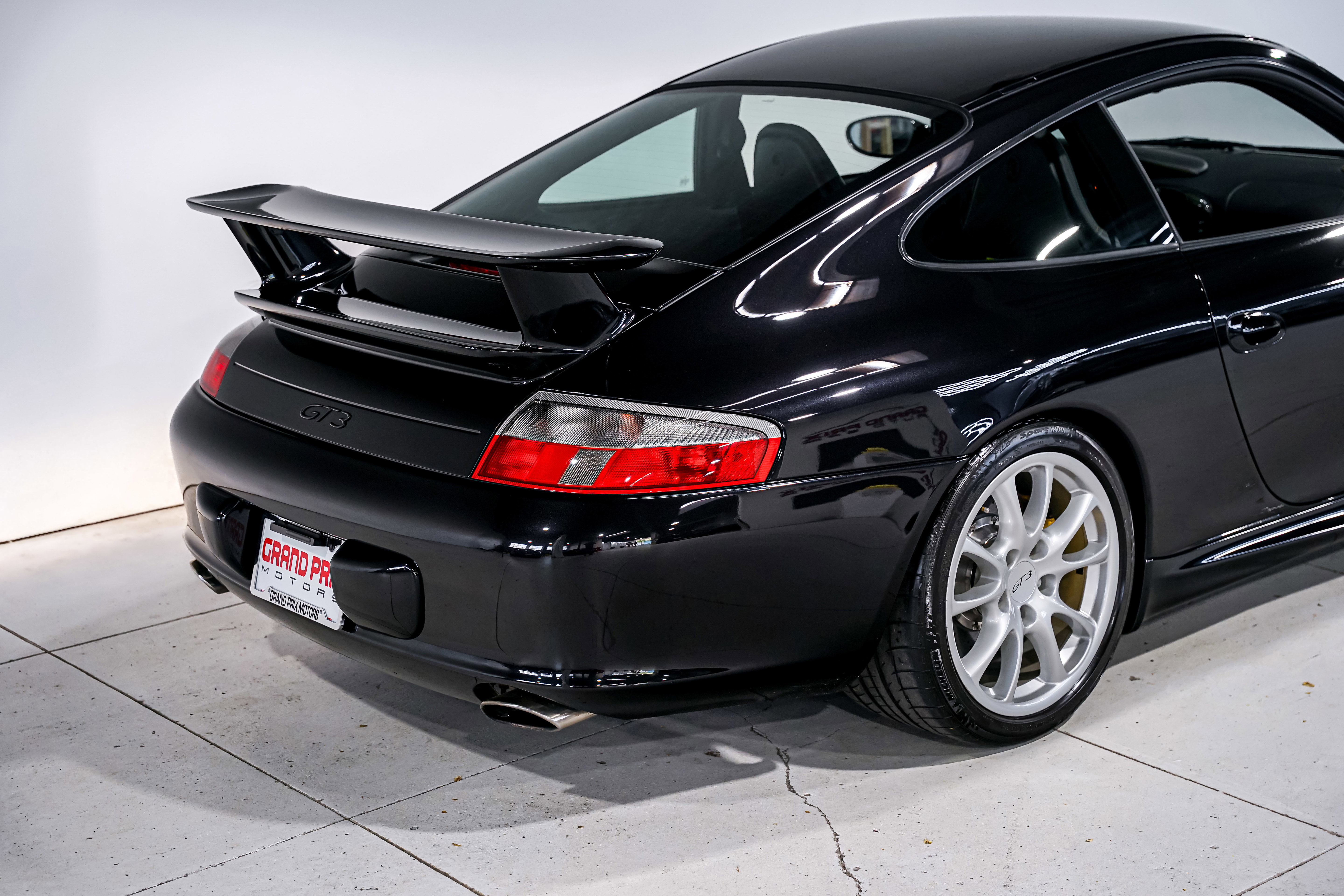 Used 2004 Porsche 911 GT3 image 42