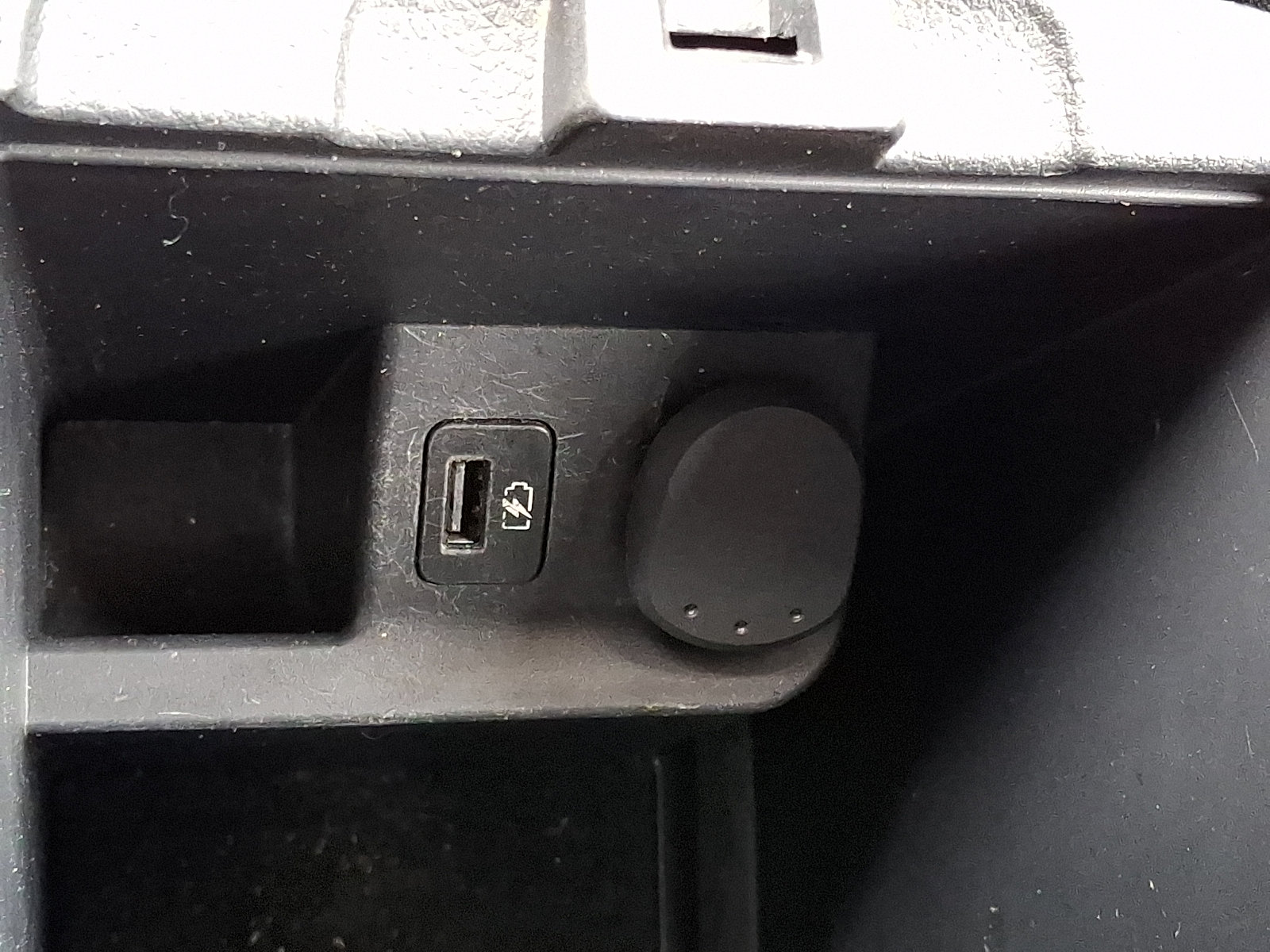 Used 2018 Nissan Rogue S AWD/4WD image 21