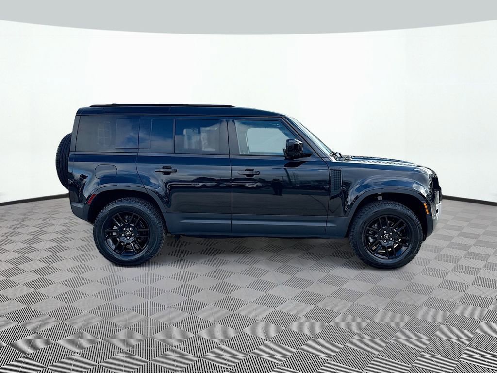 Used 2025 Land Rover Defender 110 S AWD/4WD image 4