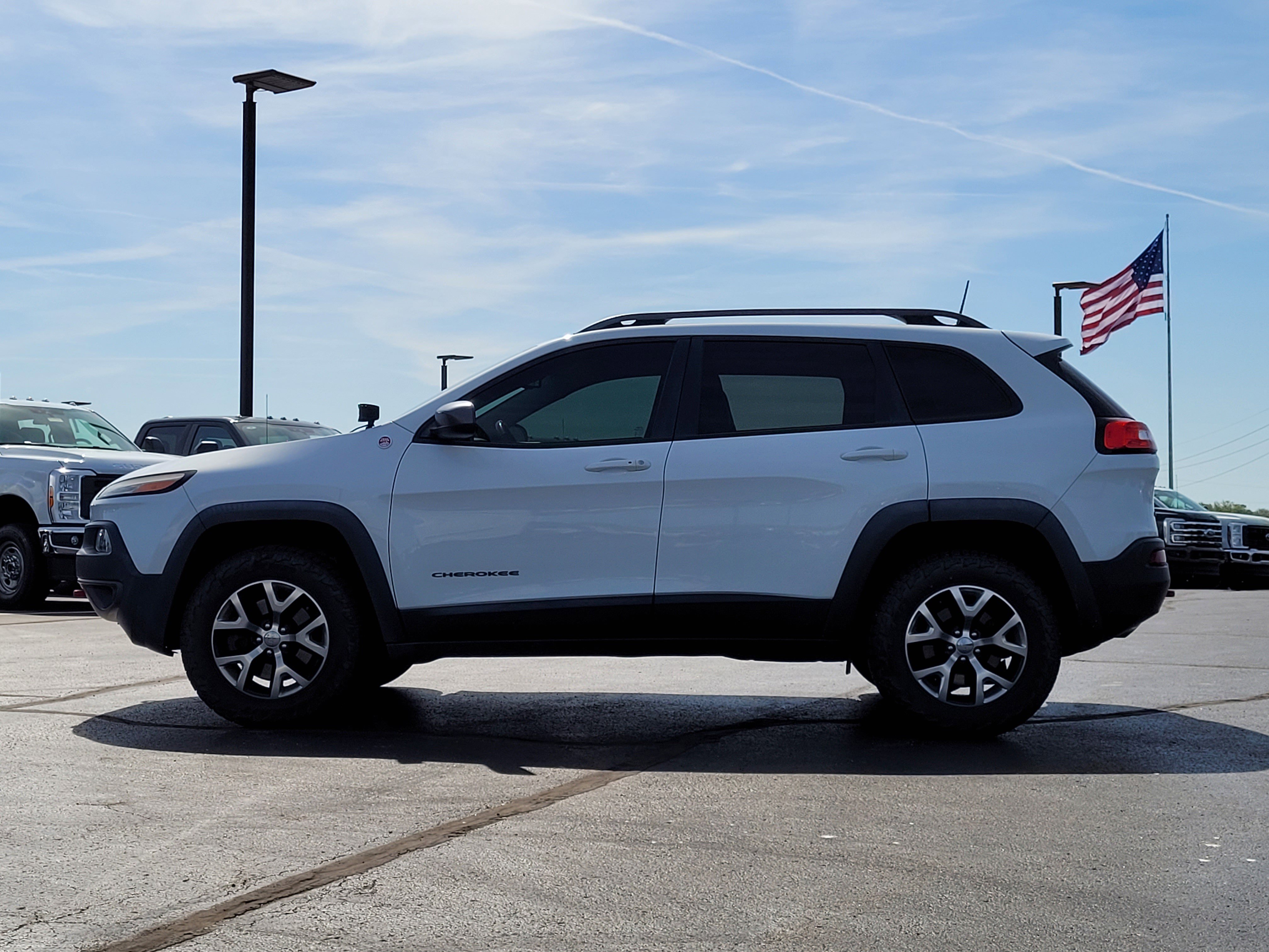 Used 2016 Jeep Cherokee Trailhawk w/ Comfort/Convenience Group image 7