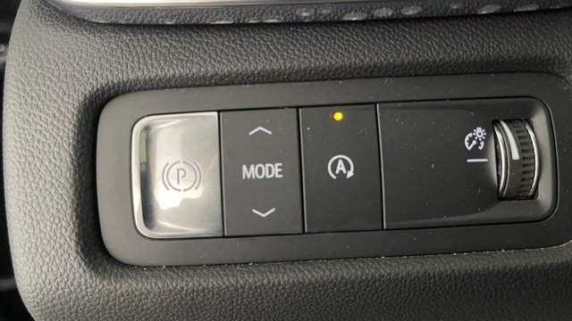 Used 2025 GMC Acadia Denali w/ Super Cruise Package image 36