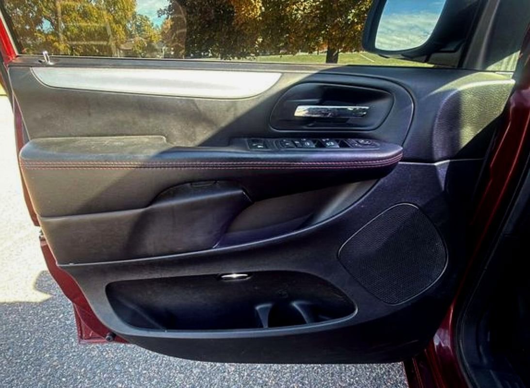 Used 2018 Dodge Grand Caravan GT image 17