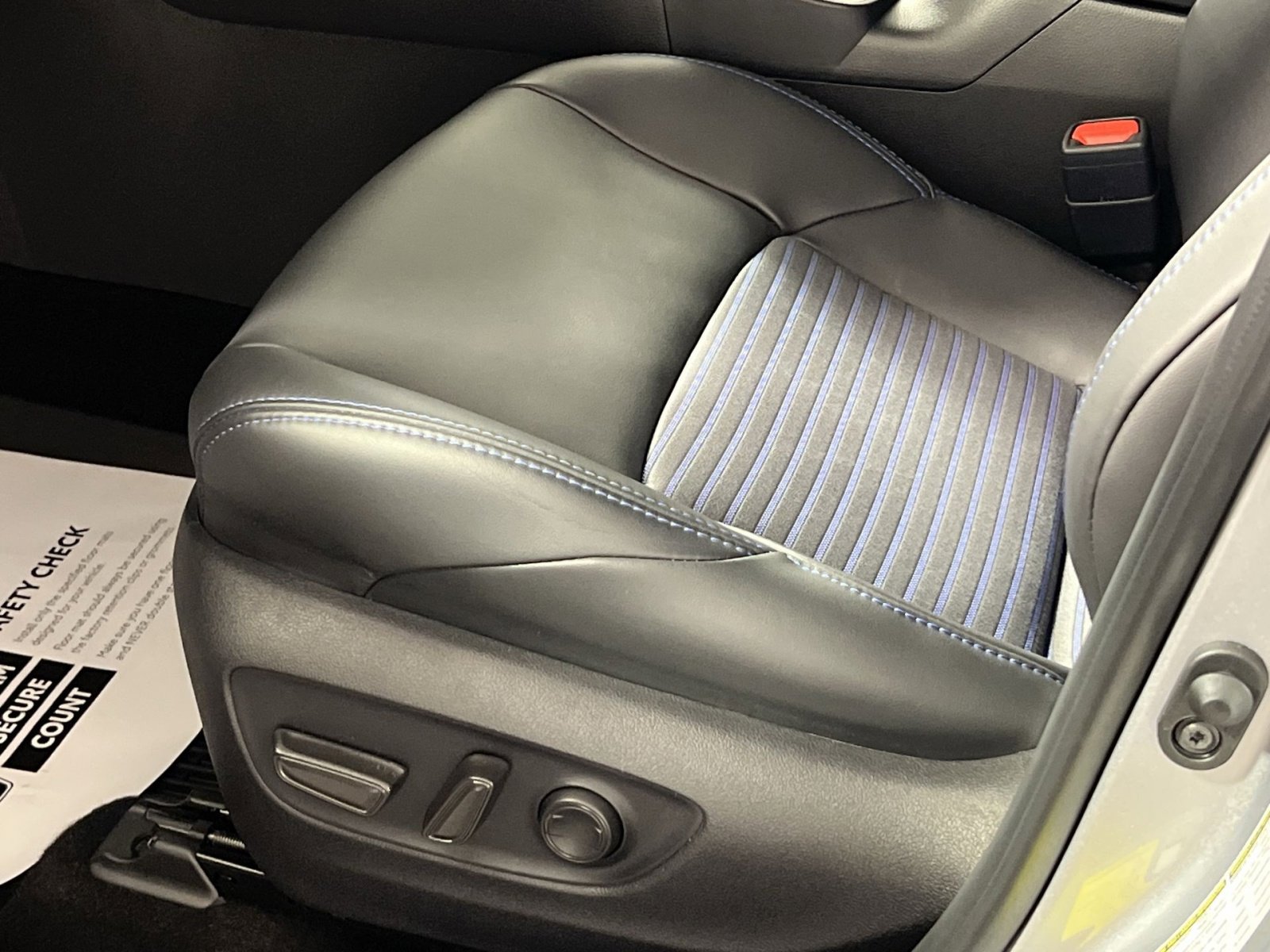 Used 2025 Toyota RAV4 XSE w/ Weather Package image 14