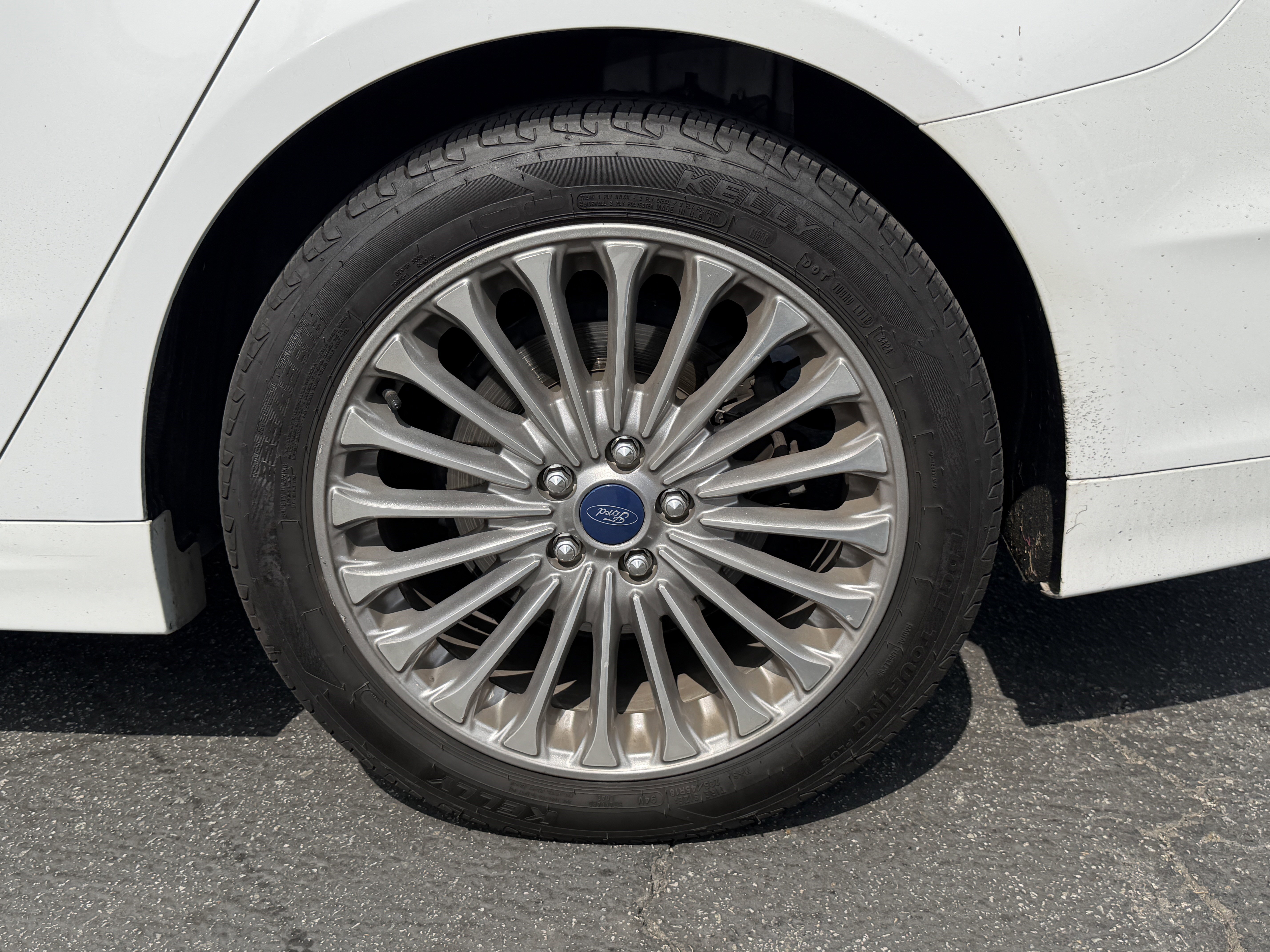Used 2014 Ford Fusion Titanium FWD image 9