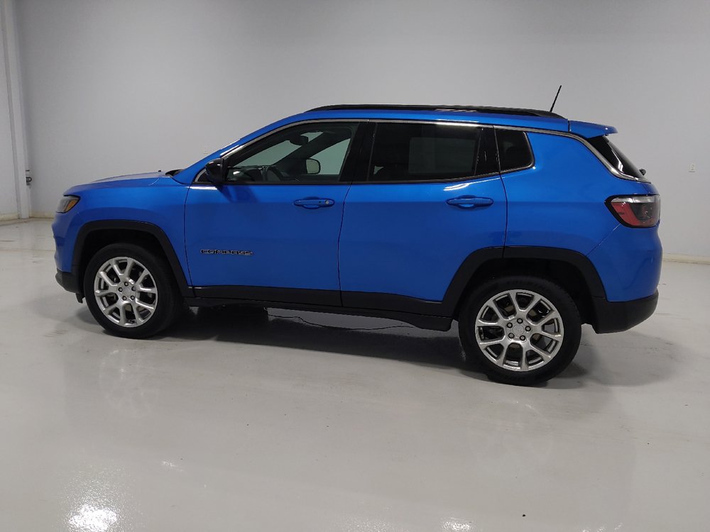Used 2023 Jeep Compass Latitude AWD/4WD image 3