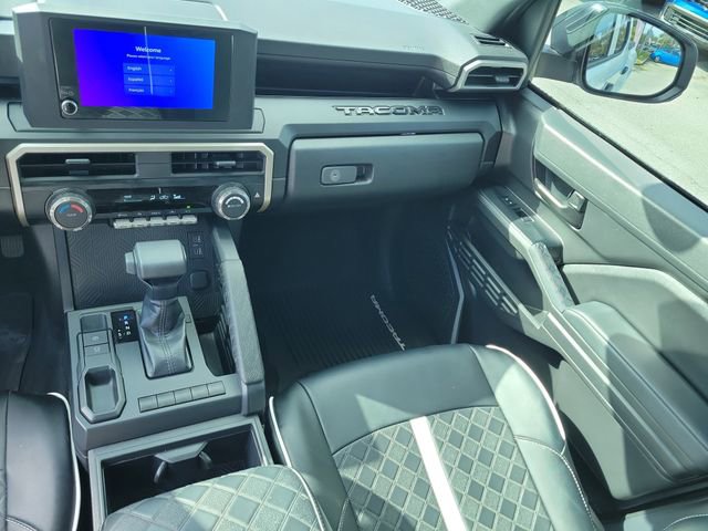 Used 2025 Toyota Tacoma SR image 15
