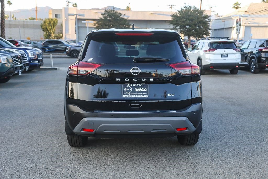 Used 2023 Nissan Rogue SV FWD image 7