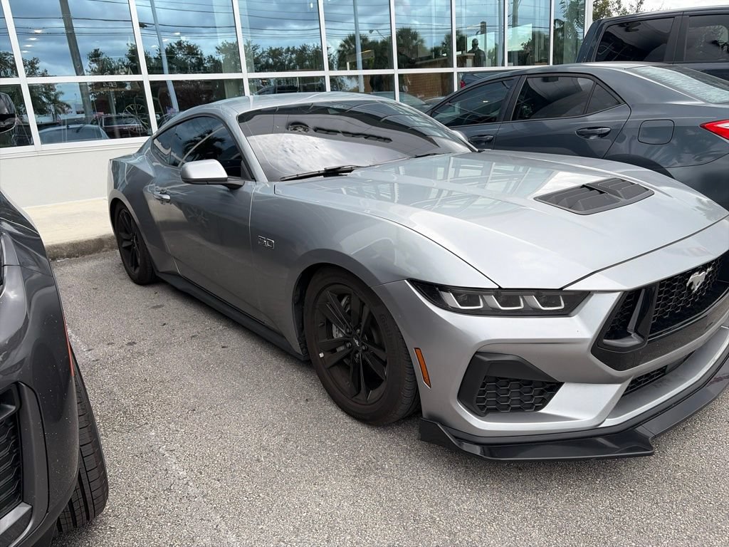 Used 2024 Ford Mustang GT RWD image 2
