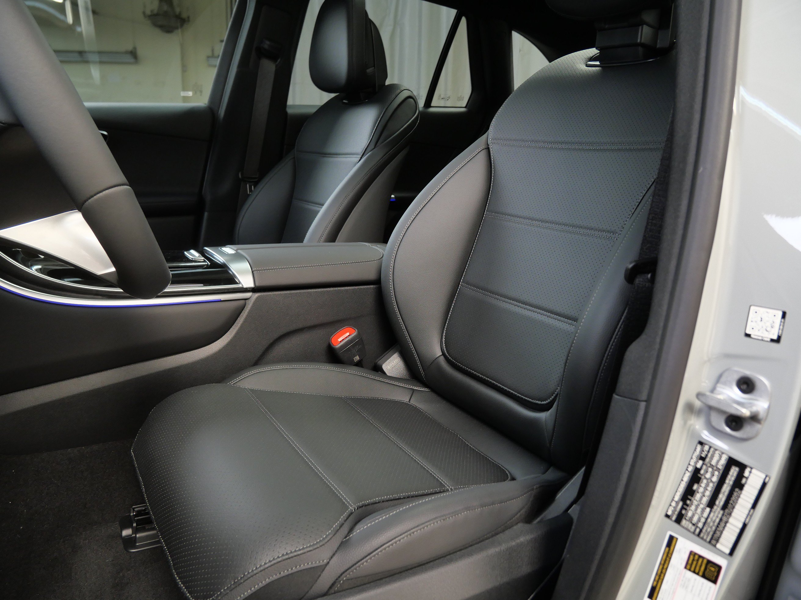 New 2026 Mercedes-Benz GLC 300 4MATIC image 3