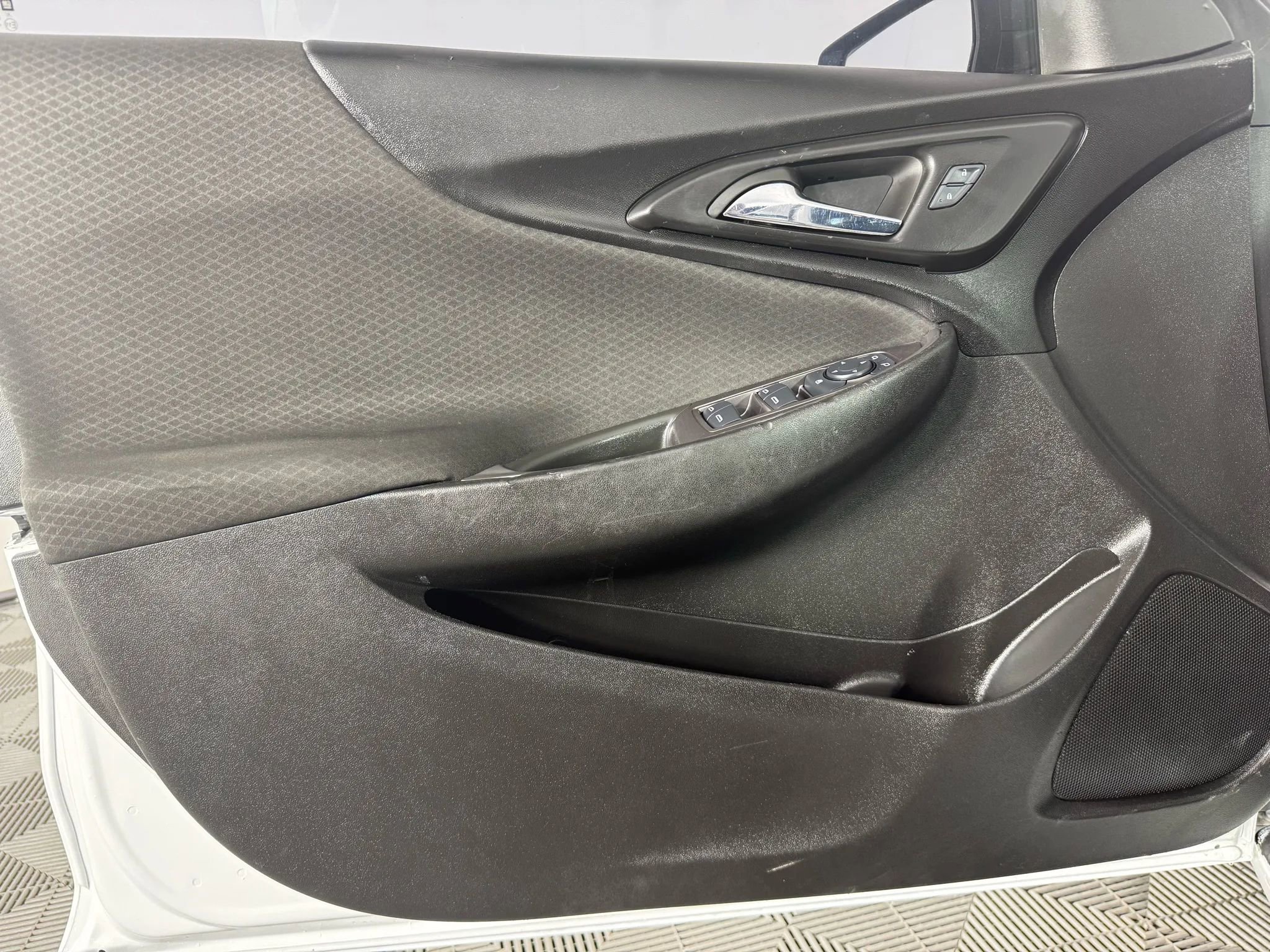 Used 2023 Chevrolet Malibu LS image 36