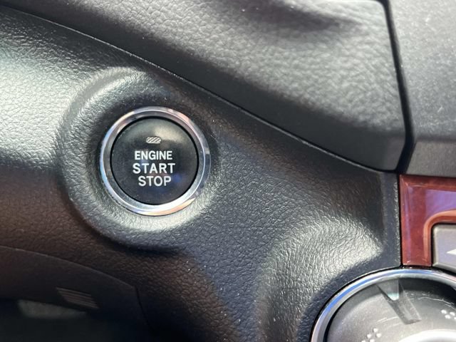 Used 2012 Toyota Highlander Limited w/ Tow Pkg FWD image 31
