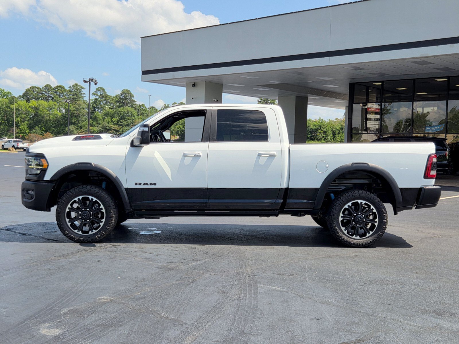 Used 2023 RAM 2500 Rebel w/ Level 2 Equipment Group AWD/4WD image 2