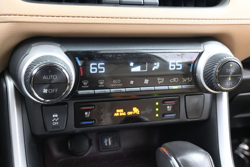 Used 2023 Toyota RAV4 Limited FWD image 20