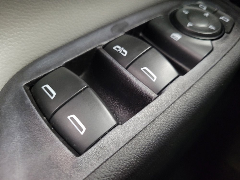 Used 2019 Chevrolet Equinox LS image 27