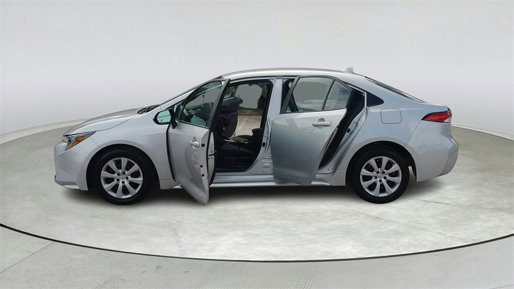 Used 2023 Toyota Corolla LE image 11