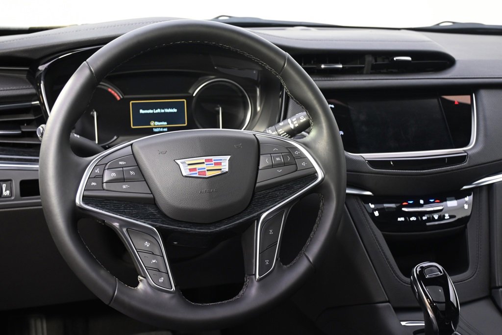 Certified 2025 Cadillac XT5 Premium Luxury image 12