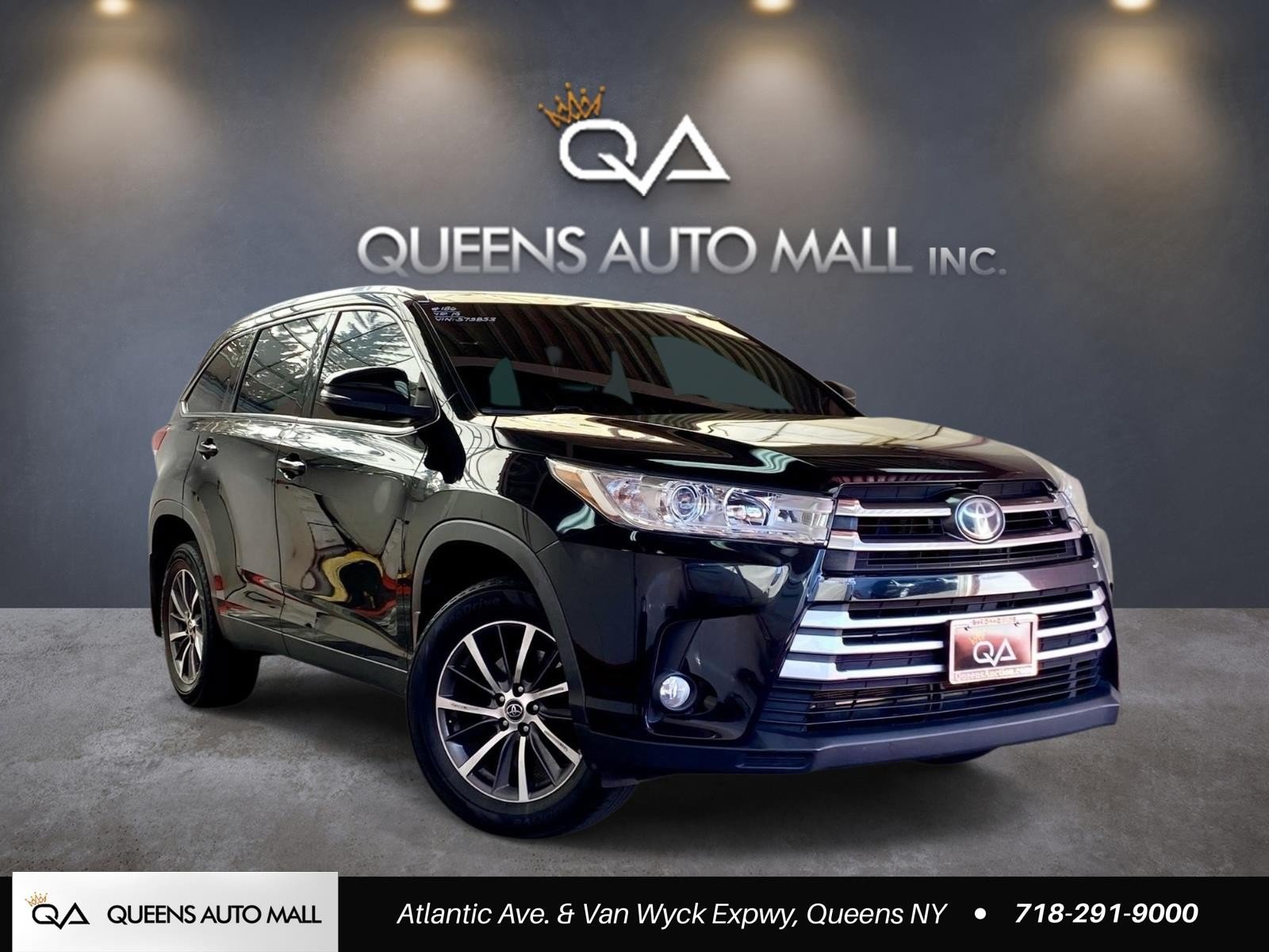 Used 2019 Toyota Highlander XLE AWD/4WD image 1