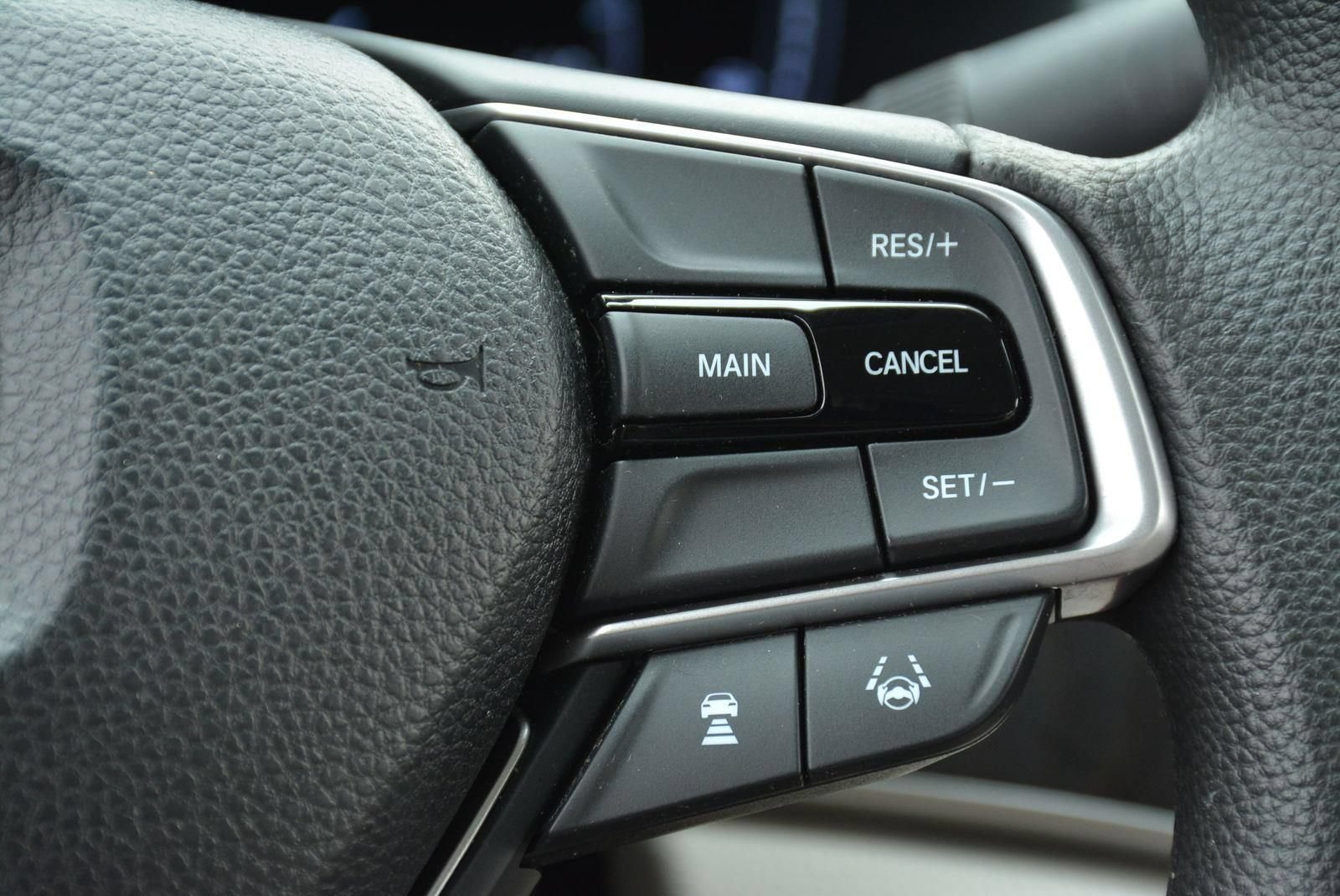 Used 2018 Honda Accord EX image 30