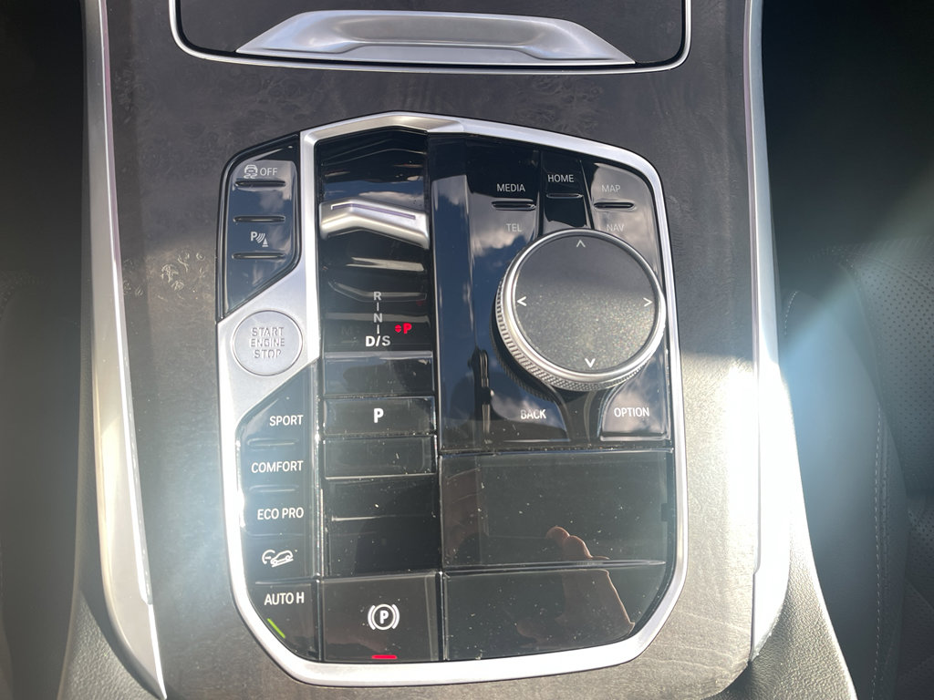 Used 2025 BMW X5 xDrive40i w/ Climate Comfort Package image 30