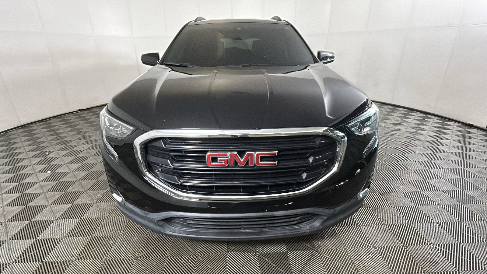 Used 2020 GMC Terrain SLE w/ Driver Convenience Package AWD/4WD image 9