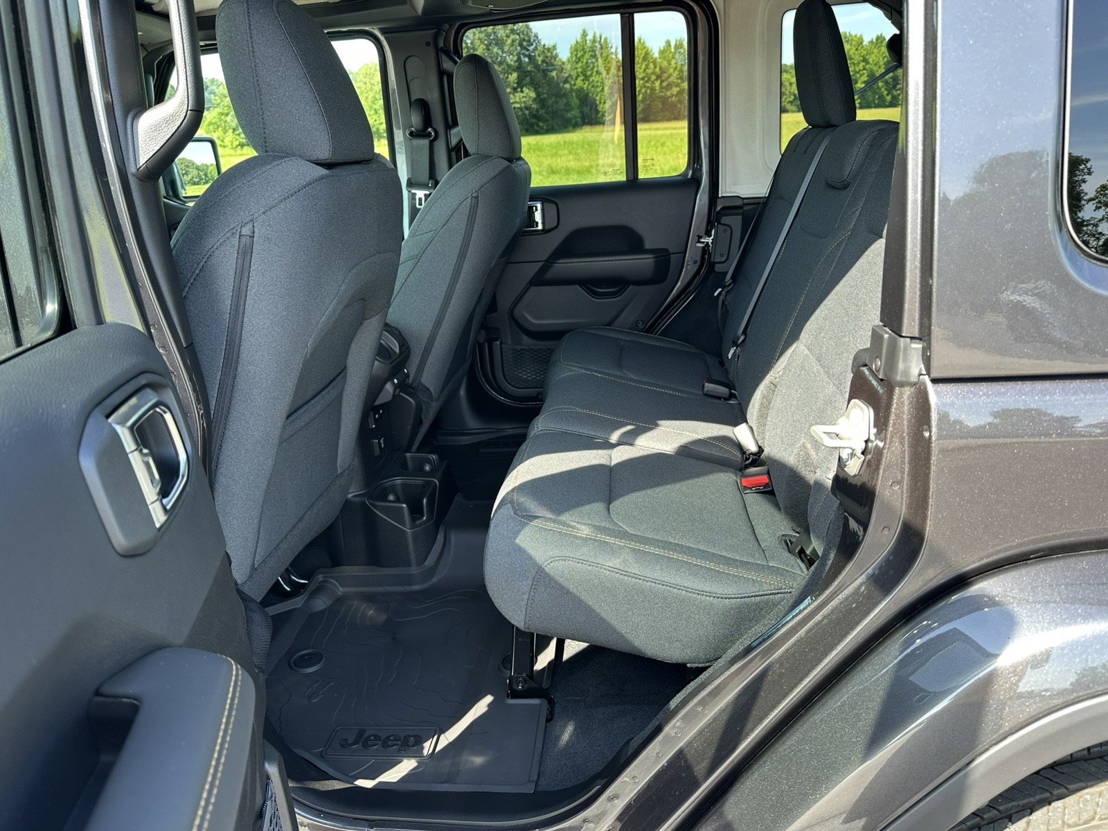 New 2025 Jeep Wrangler Unlimited Sahara image 8