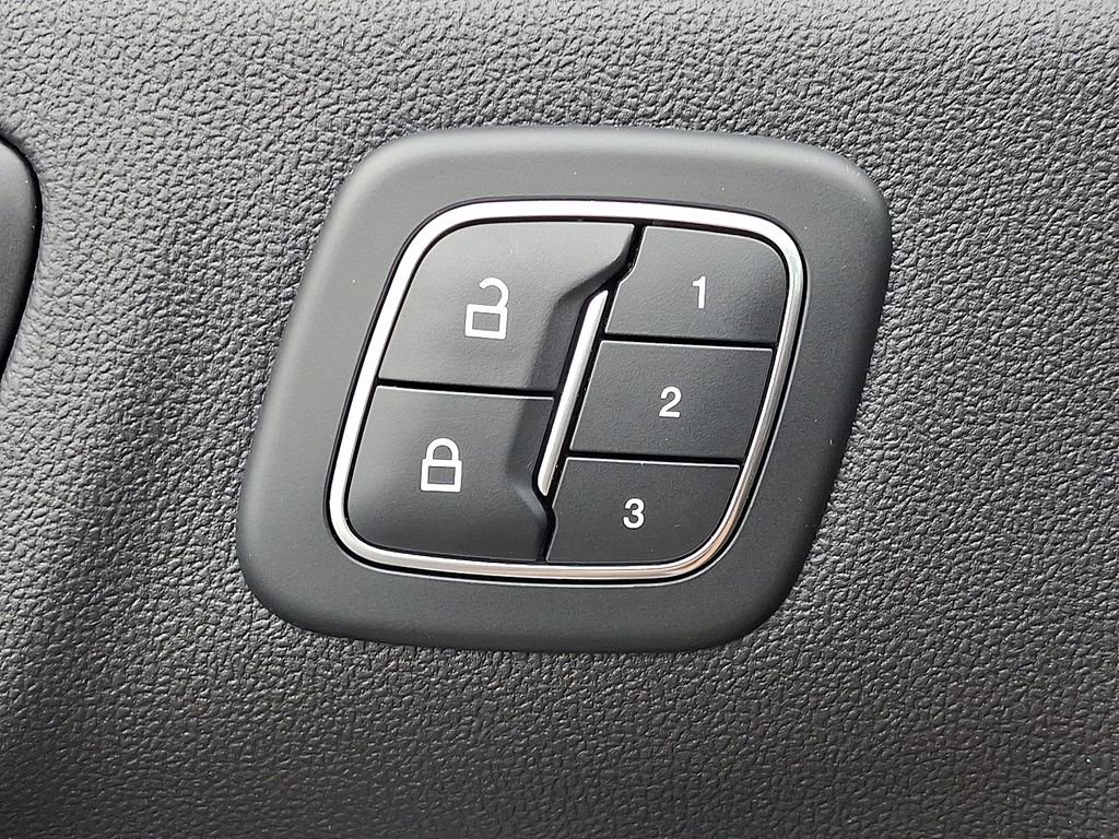 Used 2020 Ford Escape SEL image 27