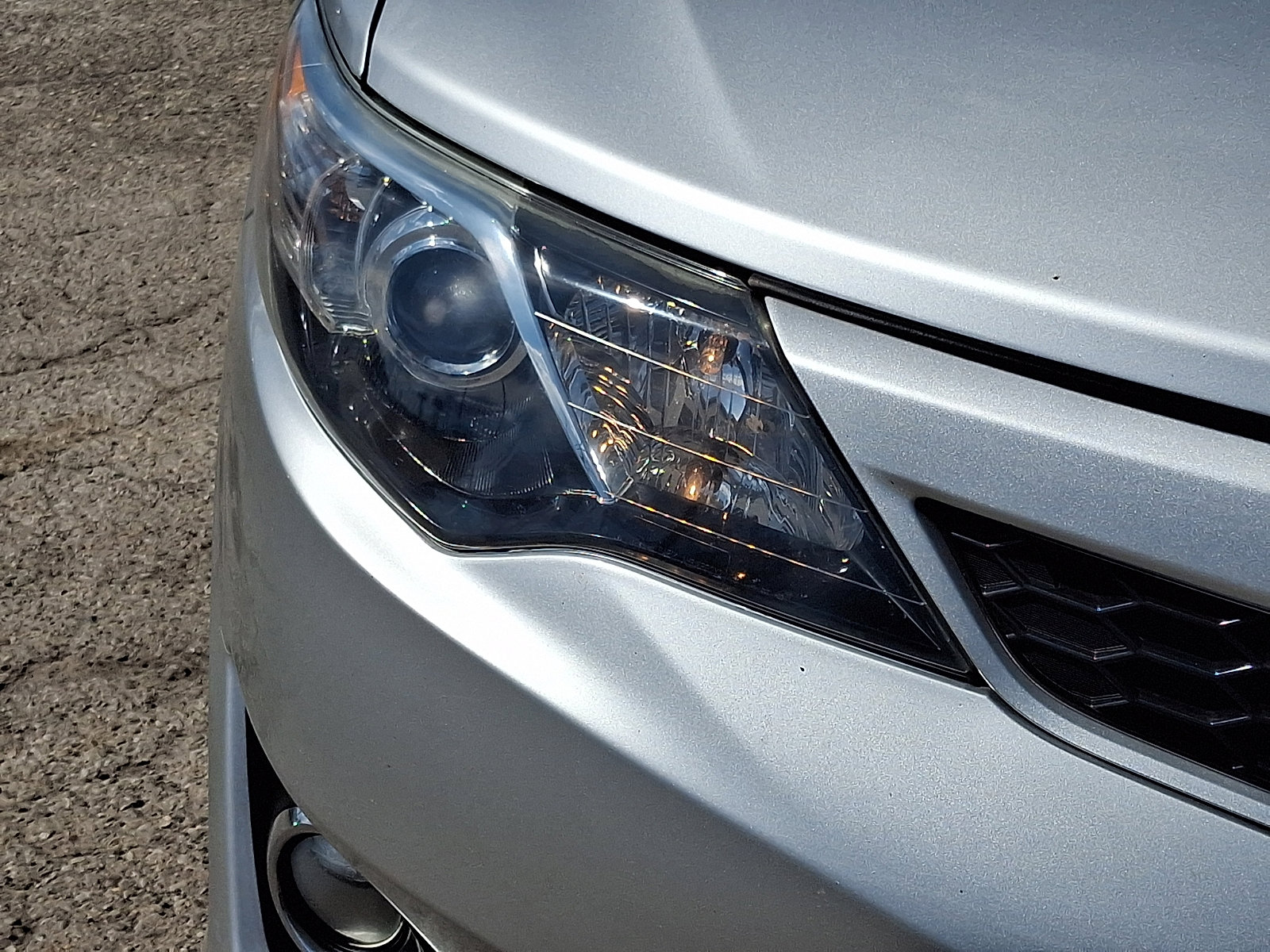 Used 2014 Toyota Camry SE FWD image 9