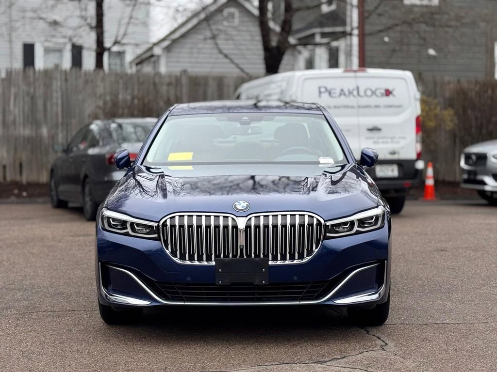 Used 2021 BMW 740i xDrive image 9