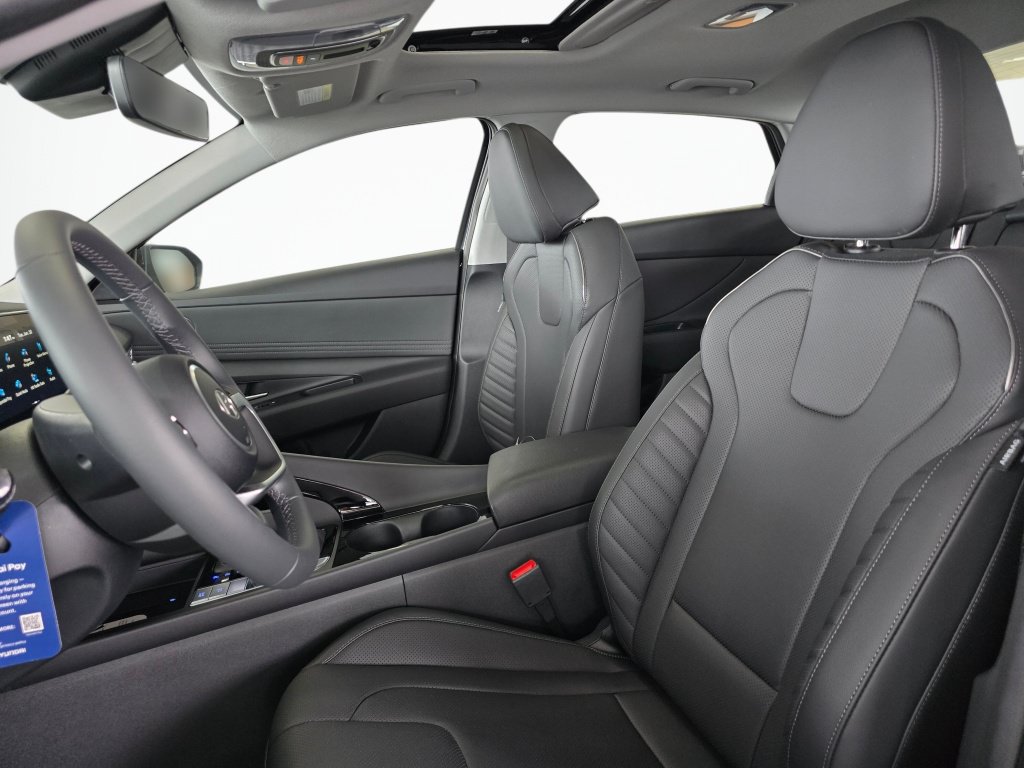 New 2026 Hyundai Elantra Limited FWD image 16